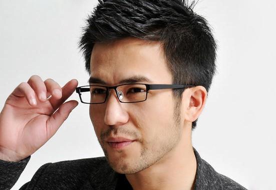 帶上近視眼鏡后為什么看東西都凸起來(lái)了