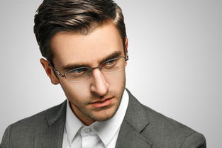 這錢(qián)我該付嗎 店家把眼鏡弄壞,還要我出錢(qián)買(mǎi)新的